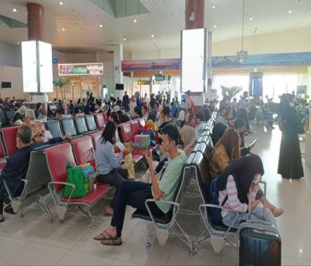 Lonjakan penumpang meningkat di Bandara SSK II Pekanbaru jelang Lebaran (foto/int)